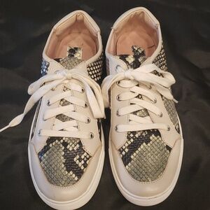 Donald Pliner Suzie python print sneaker